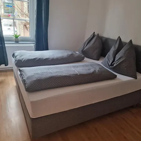 Gudzevic Ferien Unterkuenfte A - 5 Apartment Gloggnitz Exterior photo